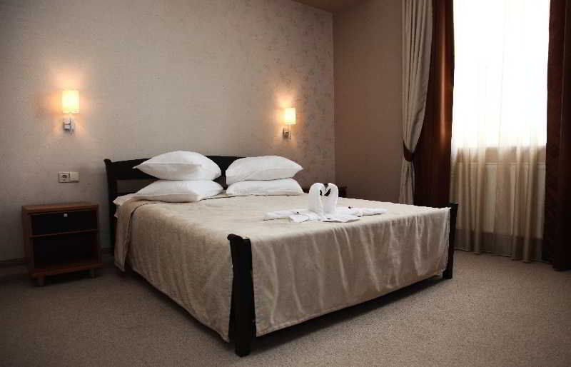 Hotel Praha Oezjhorod Buitenkant foto
