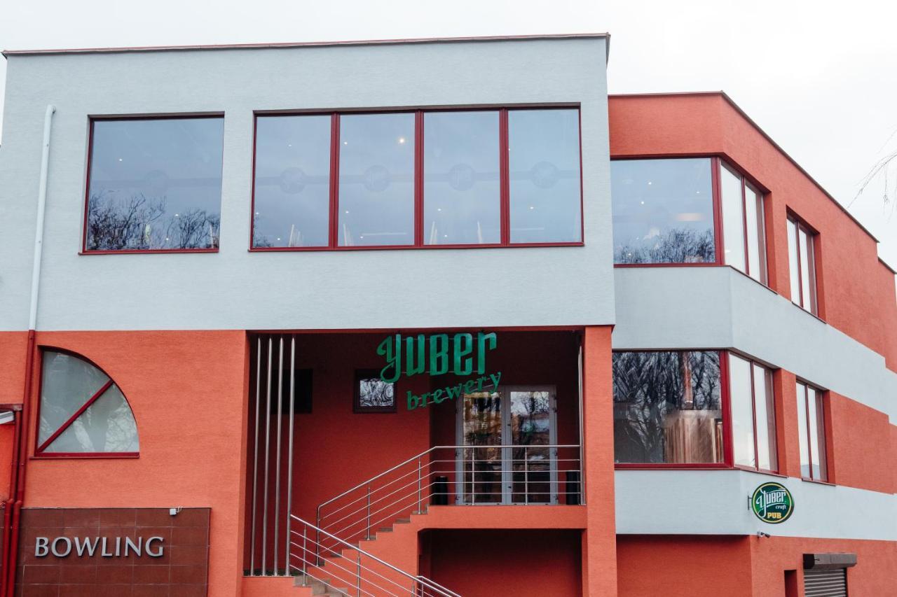 Hotel Praha Oezjhorod Buitenkant foto